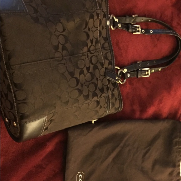 Chocolate brown Coach bag with dust cover - Picture 4 of 8